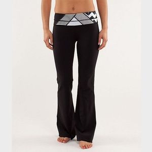 LULULEMON Reversible Color block Groove Pant flare